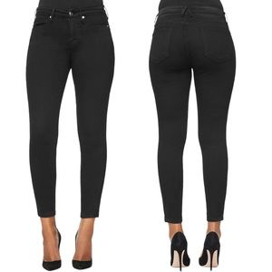 GOOD AMERICAN Size 00 Black Good Legs Skinny Jeans